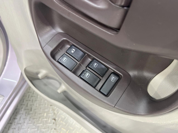 2011 Toyota Passo DBA-KGC30 (UW-6a32107112e0b)[8]