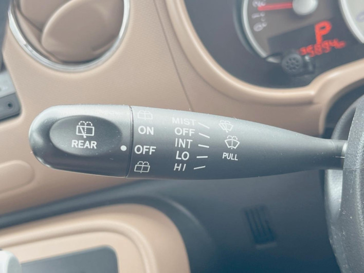 2016 Daihatsu Mira Cocoa DBA-L685S (UW-6a3210786b27a)[29]