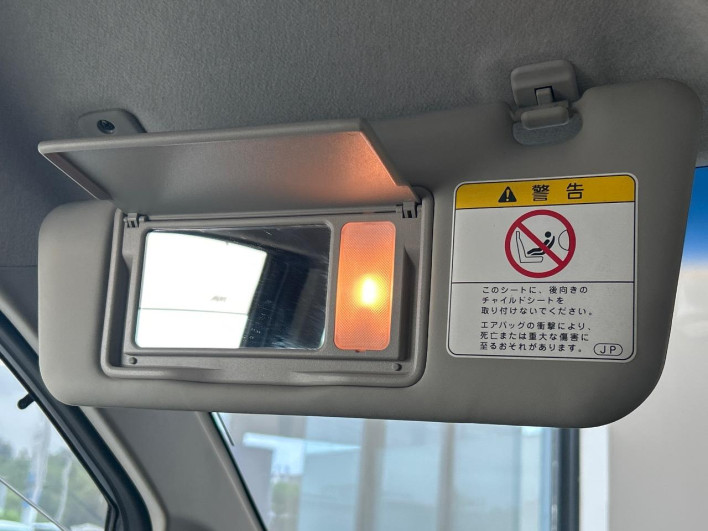 2013 Daihatsu Move DBA-LA100S (UW-6a32107921383)[5]