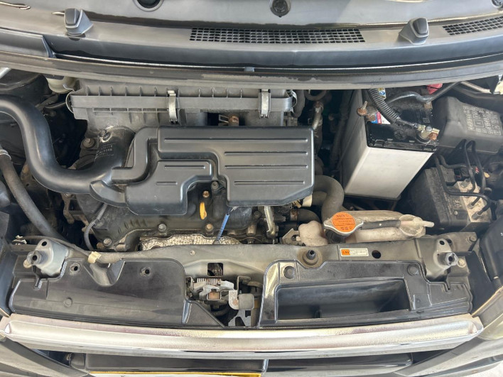 2013 Daihatsu Move DBA-LA100S (UW-6a32107921383)[4]