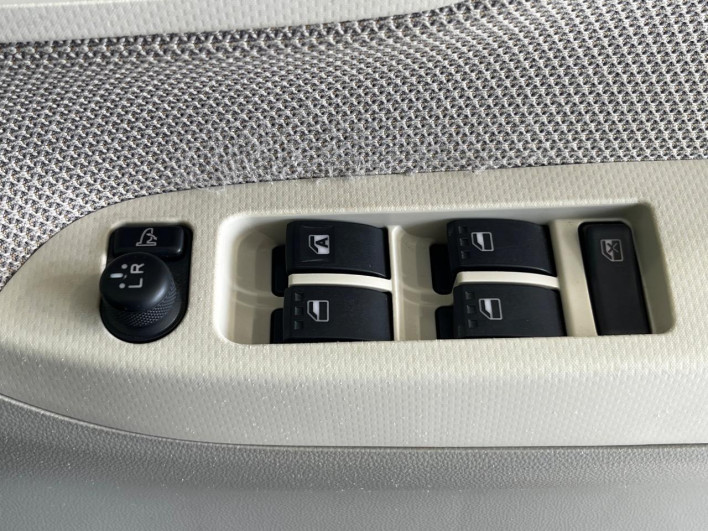 2016 Daihatsu Move DBA-LA160S (UW-6a32107b721e9)[18]
