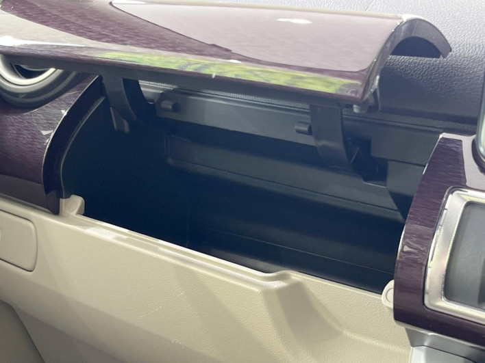 2015 Daihatsu Cast DBA-LA250S (UW-6a32107d80a75)[12]