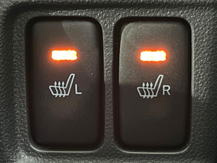 2016 Daihatsu Cast DBA-LA250S (UW-6a32107e76a8c)[21]