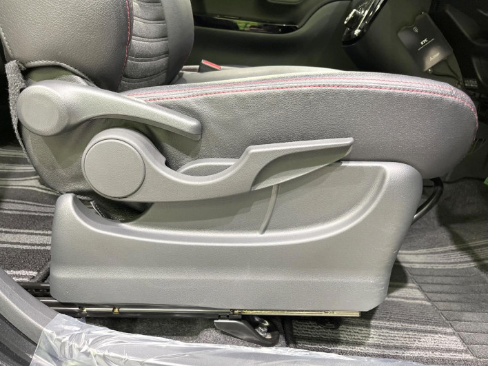 2016 Daihatsu Cast DBA-LA250S (UW-6a32107e76a8c)[13]