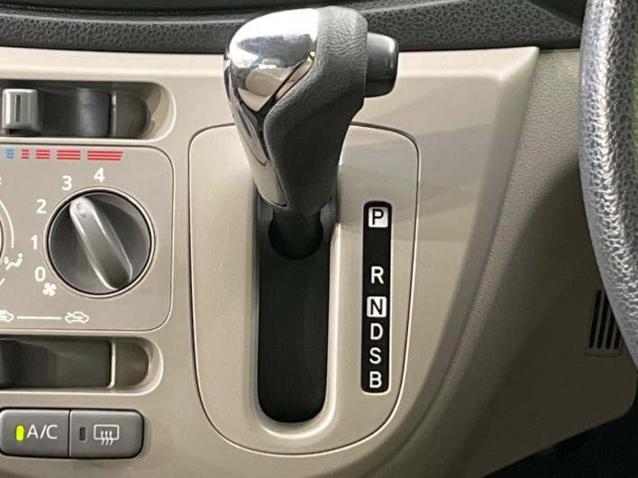 2012 Daihatsu Mirai Ease DBA-LA300S (UW-6a32108395bdc)[29]