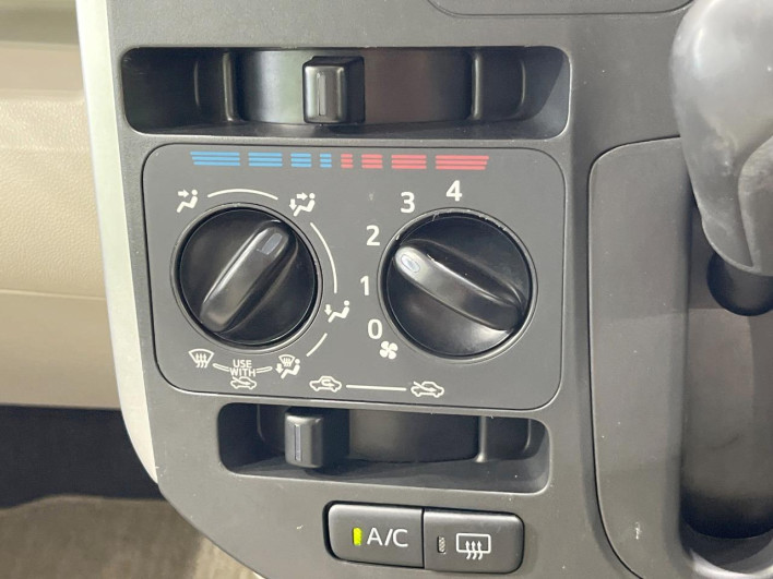 2013 Daihatsu Tanto DBA-LA600S (UW-6a32108e52a09)[20]