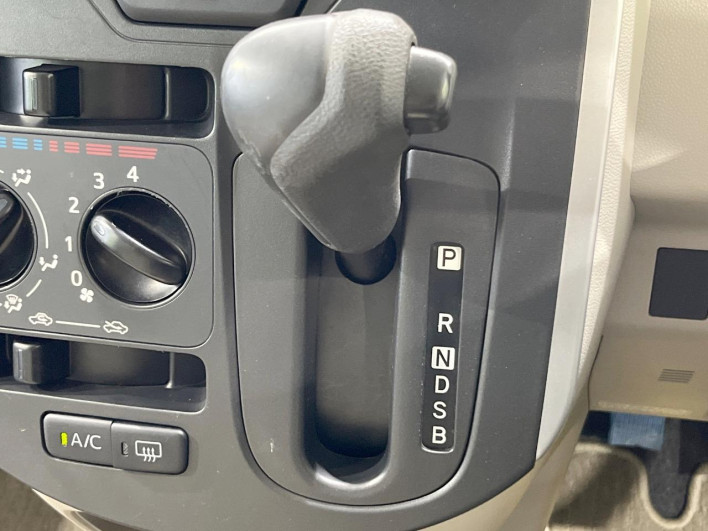 2013 Daihatsu Tanto DBA-LA600S (UW-6a32108e52a09)[21]