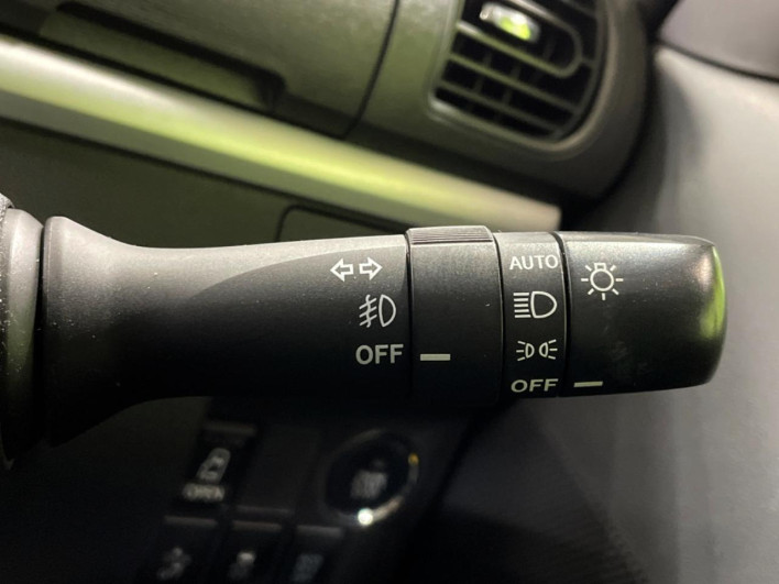 2013 Daihatsu Tanto DBA-LA600S (UW-6a32108ef12c6)[25]