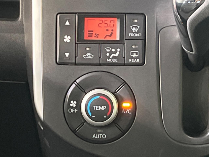2015 Daihatsu Tanto DBA-LA600S (UW-6a3210906a105)[28]