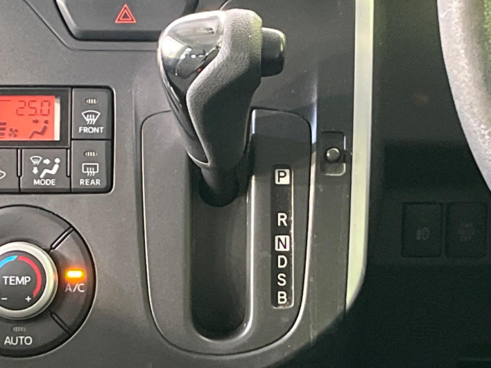 2015 Daihatsu Tanto DBA-LA600S (UW-6a3210906a105)[29]