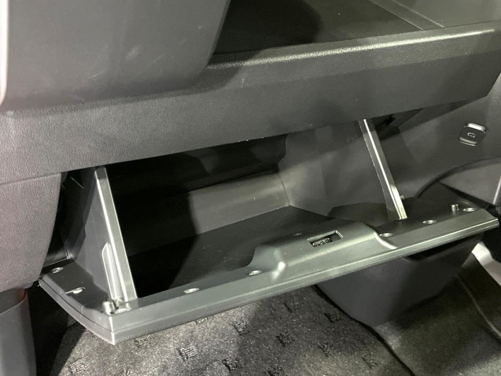 2017 Daihatsu Wake DBA-LA700S (UW-6a32109c62ab1)[23]