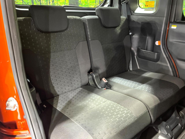 2017 Daihatsu Wake DBA-LA700S (UW-6a32109c62ab1)[10]