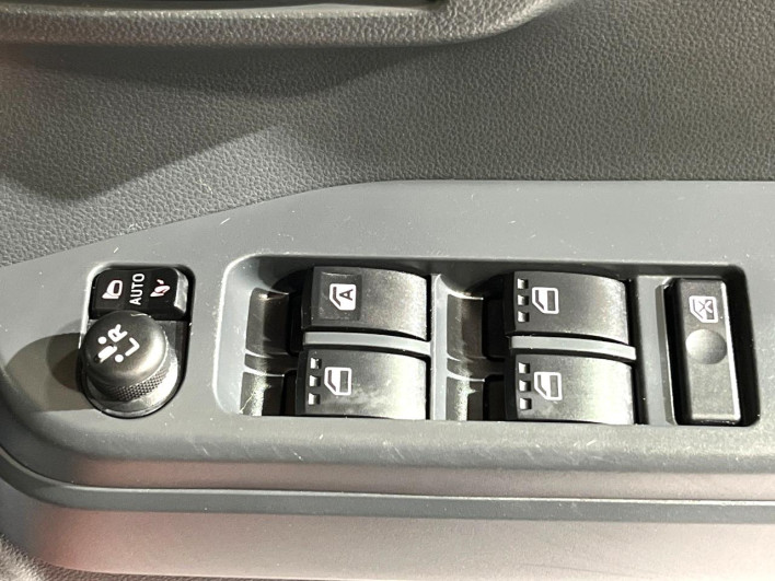 2017 Daihatsu Wake DBA-LA700S (UW-6a32109c62ab1)[5]