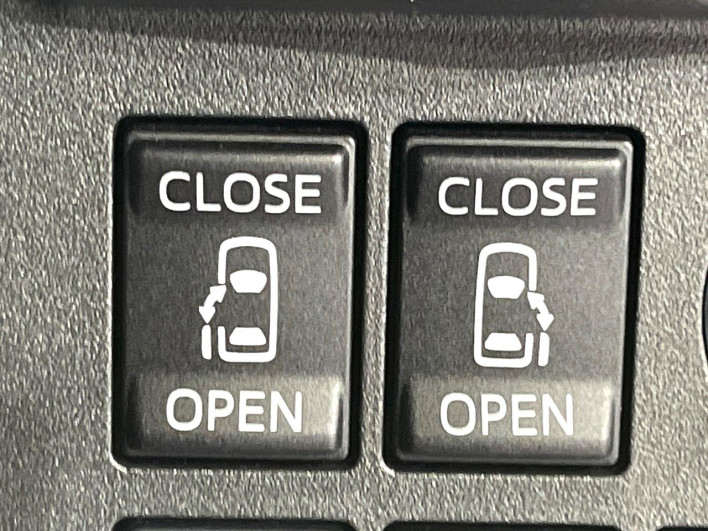 2017 Daihatsu Wake DBA-LA700S (UW-6a32109c62ab1)[26]