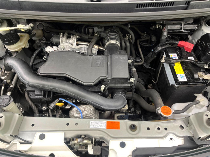 2017 Toyota Roomy DBA-M900A (UW-6a3210ab0ea11)[4]