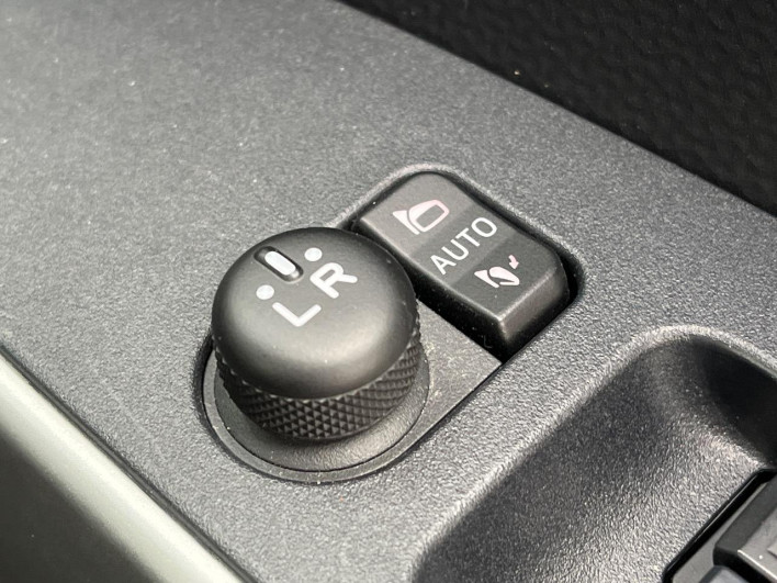 2019 Toyota Roomy DBA-M900A (UW-6a3210ae4b144)[25]