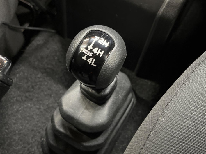 2025 Suzuki Jimny Nomad 3BA-JC74W (UW-6a3210bc53d75)[22]