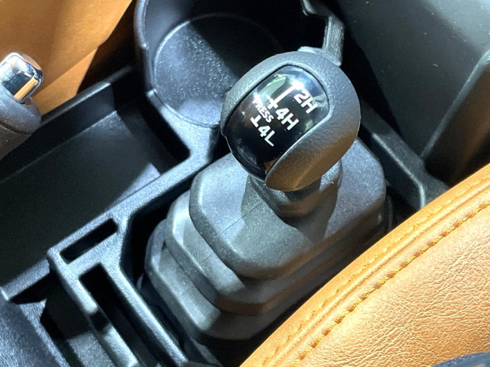 2025 Suzuki Jimny Nomad 3BA-JC74W (UW-6a3210bc8656e)[24]