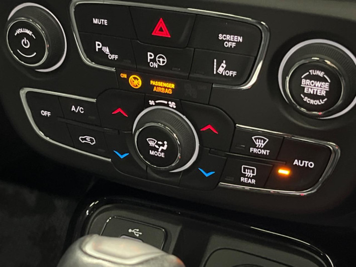 2017 Chrysler Jeep Compass ABA-M624 (UW-6a3210c9bbb45)[25]