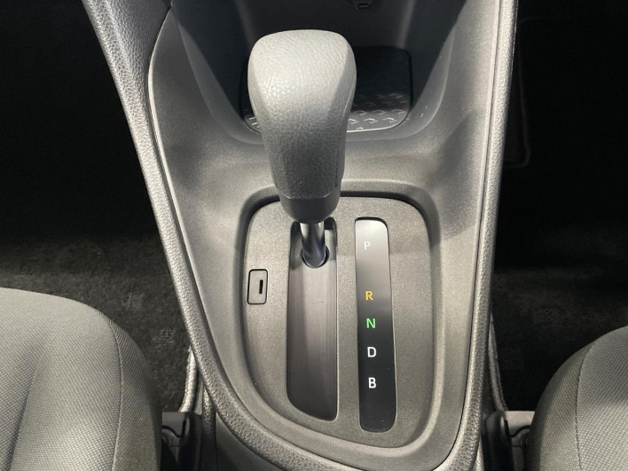 2021 Toyota Yaris 6AA-MXPH10 (UW-6a32110879d88)[18]