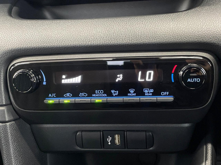 2021 Toyota Yaris 6AA-MXPH10 (UW-6a32110879d88)[16]