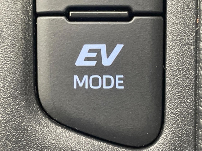 2021 Toyota Yaris 6AA-MXPH10 (UW-6a32110879d88)[22]