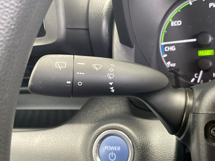 2021 Toyota Yaris 6AA-MXPH10 (UW-6a32110879d88)[28]