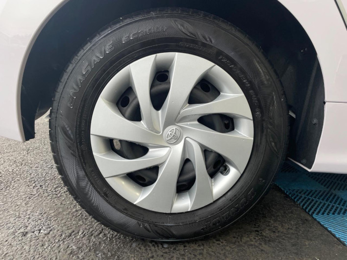 2021 Toyota Yaris 6AA-MXPH10 (UW-6a32110879d88)[8]