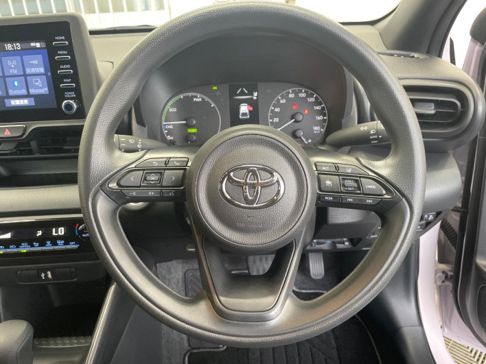2021 Toyota Yaris 6AA-MXPH10 (UW-6a32110879d88)[24]