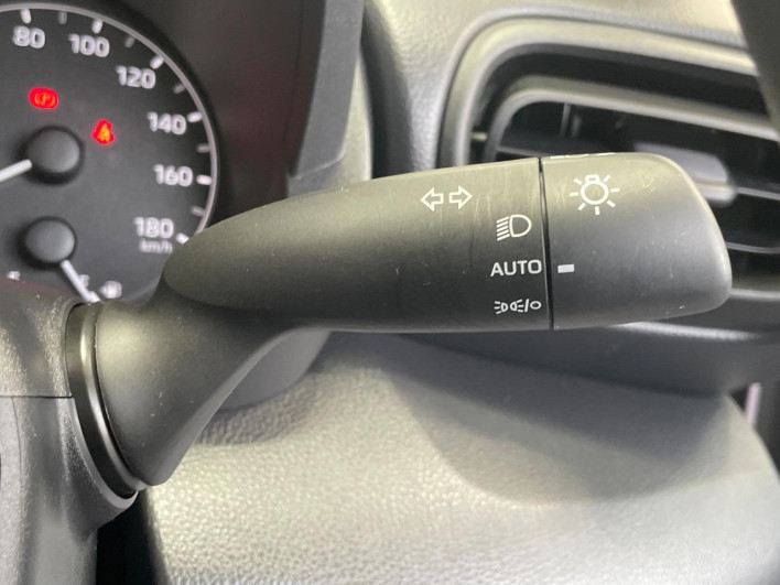 2021 Toyota Yaris 6AA-MXPH10 (UW-6a32110879d88)[27]