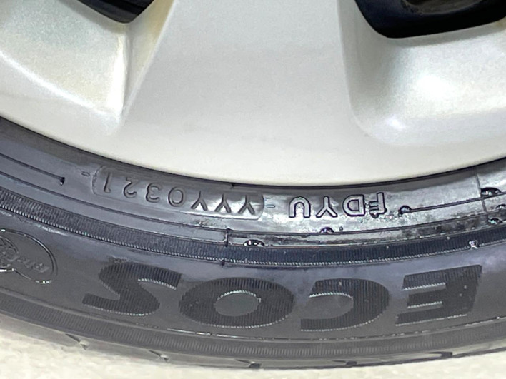 2012 Toyota Aqua DAA-NHP10 (UW-6a32112fc22be)[8]
