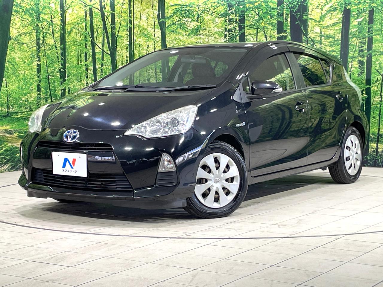 2012 Toyota Aqua DAA-NHP10