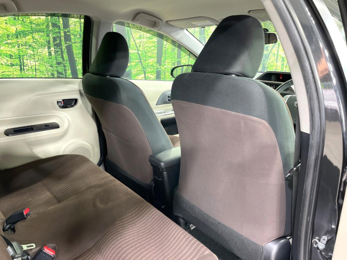 2012 Toyota Aqua DAA-NHP10 (UW-6a32112fc22be)[24]