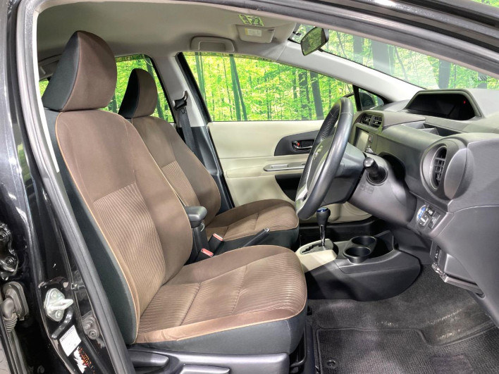 2012 Toyota Aqua DAA-NHP10 (UW-6a32112fc22be)[21]