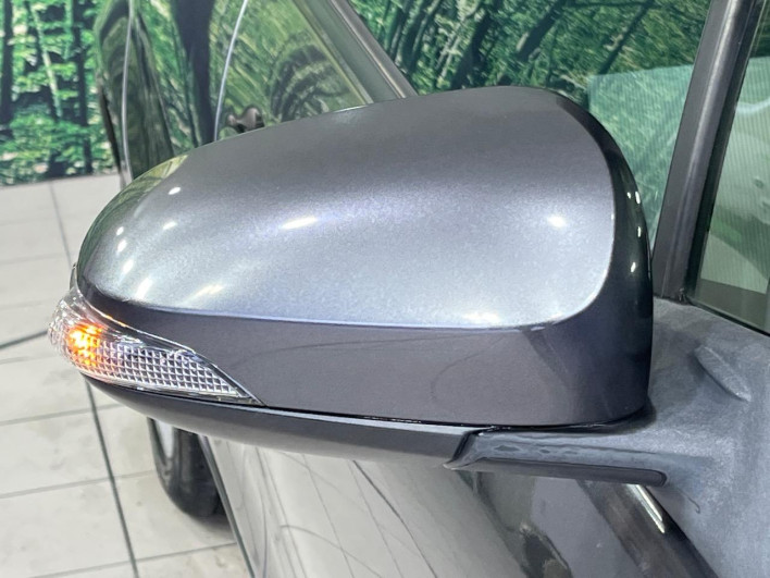 2013 Toyota Aqua DAA-NHP10 (UW-6a321130ad91a)[14]