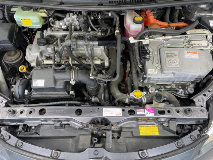 2013 Toyota Aqua DAA-NHP10 (UW-6a321130ad91a)[7]