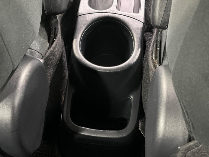 2013 Toyota Aqua DAA-NHP10 (UW-6a321130ad91a)[26]