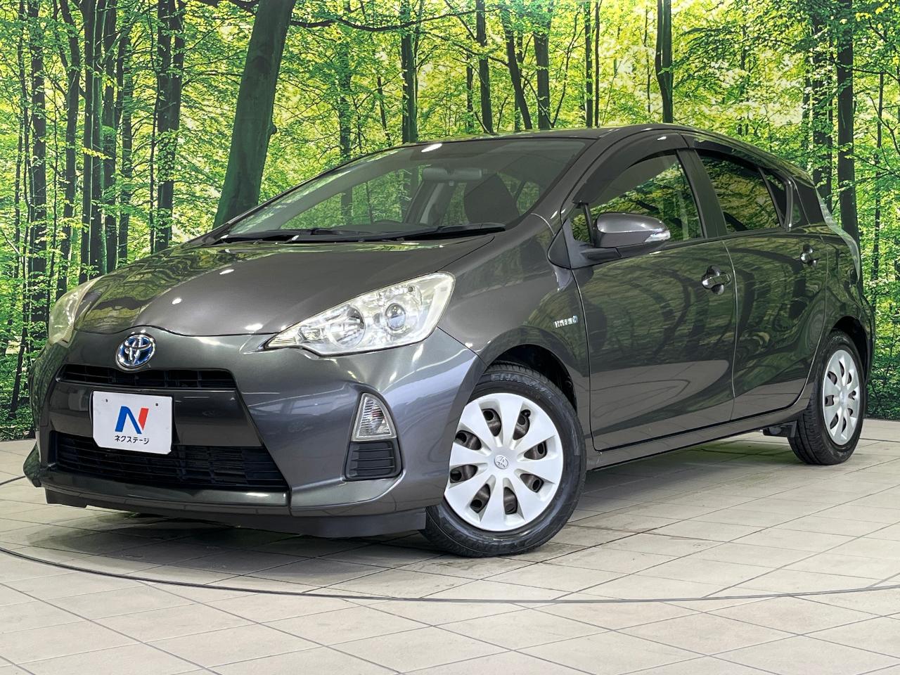 2013 Toyota Aqua DAA-NHP10