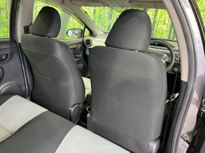 2013 Toyota Aqua DAA-NHP10 (UW-6a321130ad91a)[29]