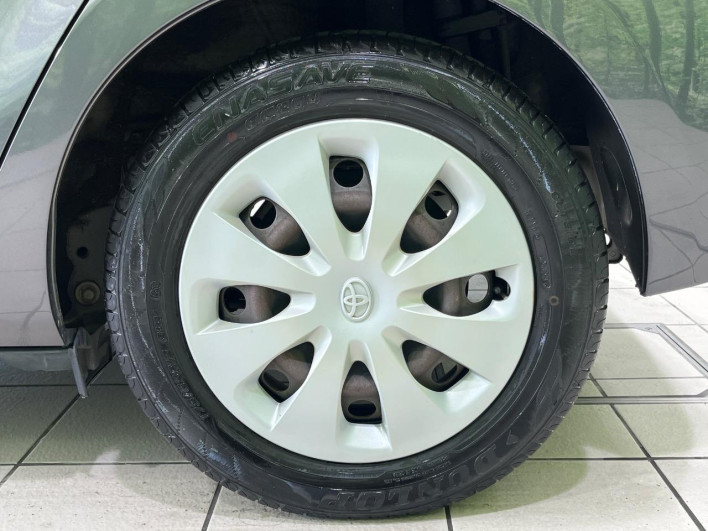 2013 Toyota Aqua DAA-NHP10 (UW-6a321130ad91a)[10]