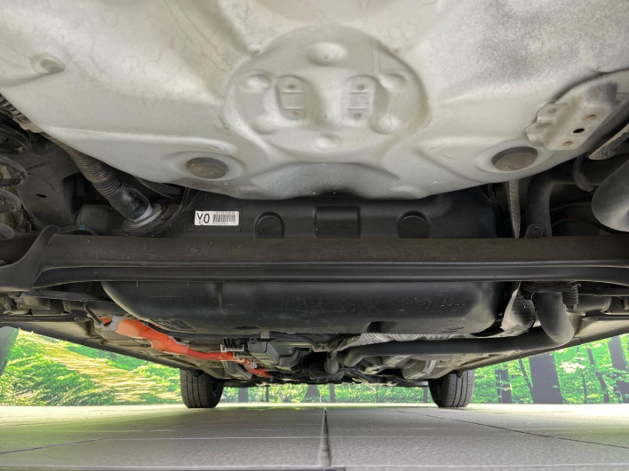 2013 Toyota Aqua DAA-NHP10 (UW-6a321130ad91a)[18]