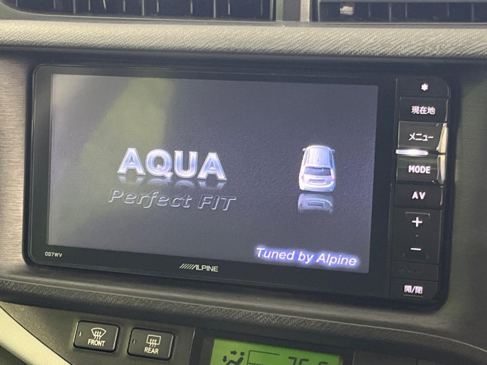 2013 Toyota Aqua DAA-NHP10 (UW-6a321130ad91a)[4]