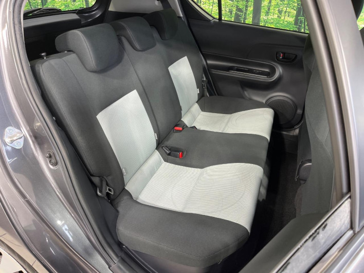 2013 Toyota Aqua DAA-NHP10 (UW-6a321130ad91a)[6]