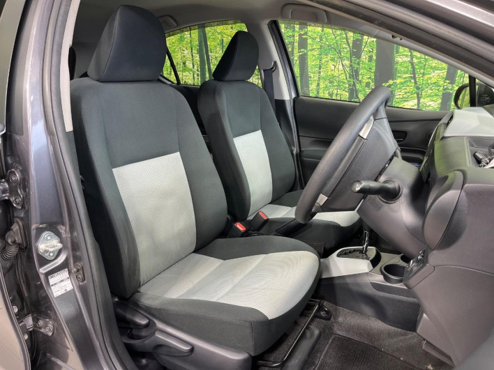 2013 Toyota Aqua DAA-NHP10 (UW-6a321130ad91a)[5]