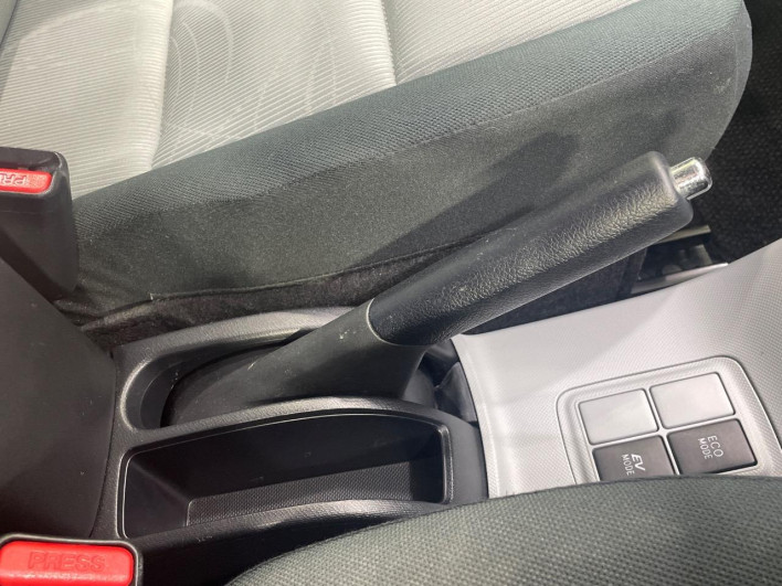 2014 Toyota Aqua DAA-NHP10 (UW-6a3211313aadd)[5]