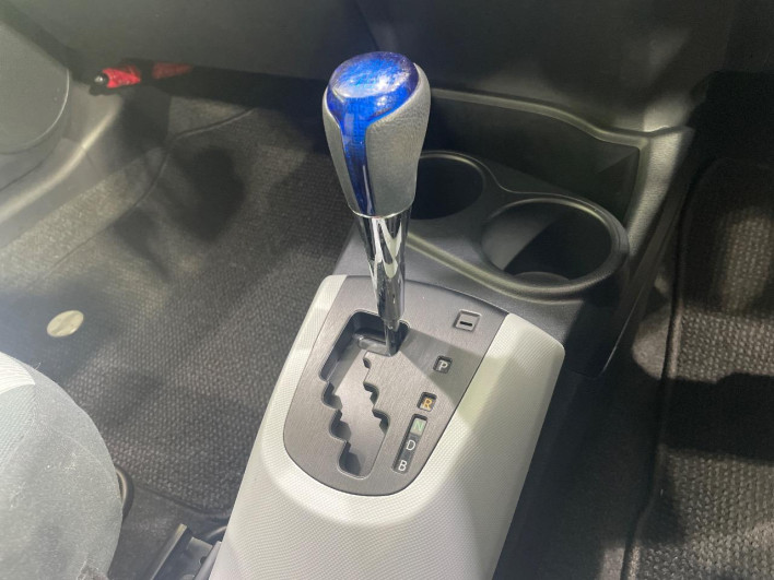 2014 Toyota Aqua DAA-NHP10 (UW-6a3211313aadd)[4]