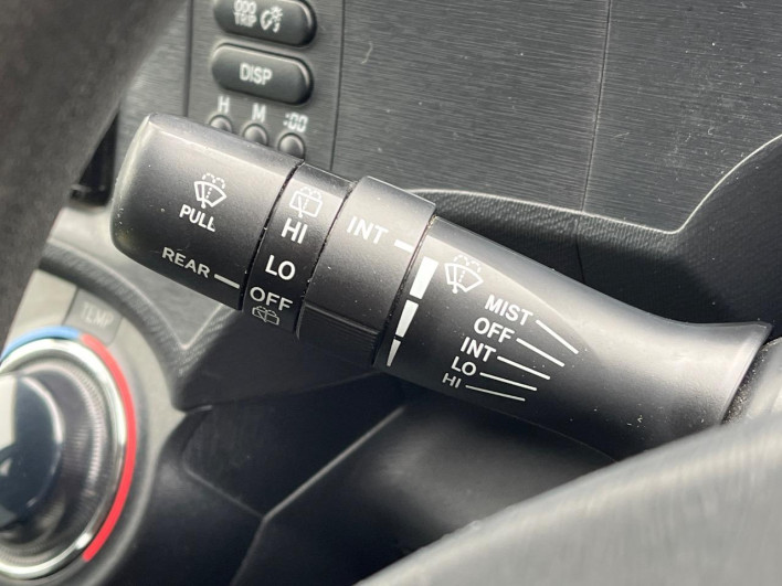 2014 Toyota Aqua DAA-NHP10 (UW-6a3211372352e)[11]