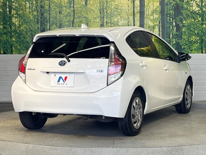 2015 Toyota Aqua DAA-NHP10 (UW-6a321137dd68c)[22]