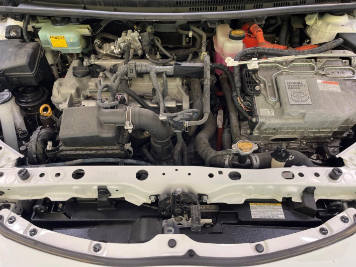 2015 Toyota Aqua DAA-NHP10 (UW-6a321137dd68c)[17]