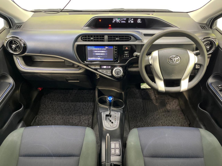 2015 Toyota Aqua DAA-NHP10 (UW-6a321137dd68c)[20]